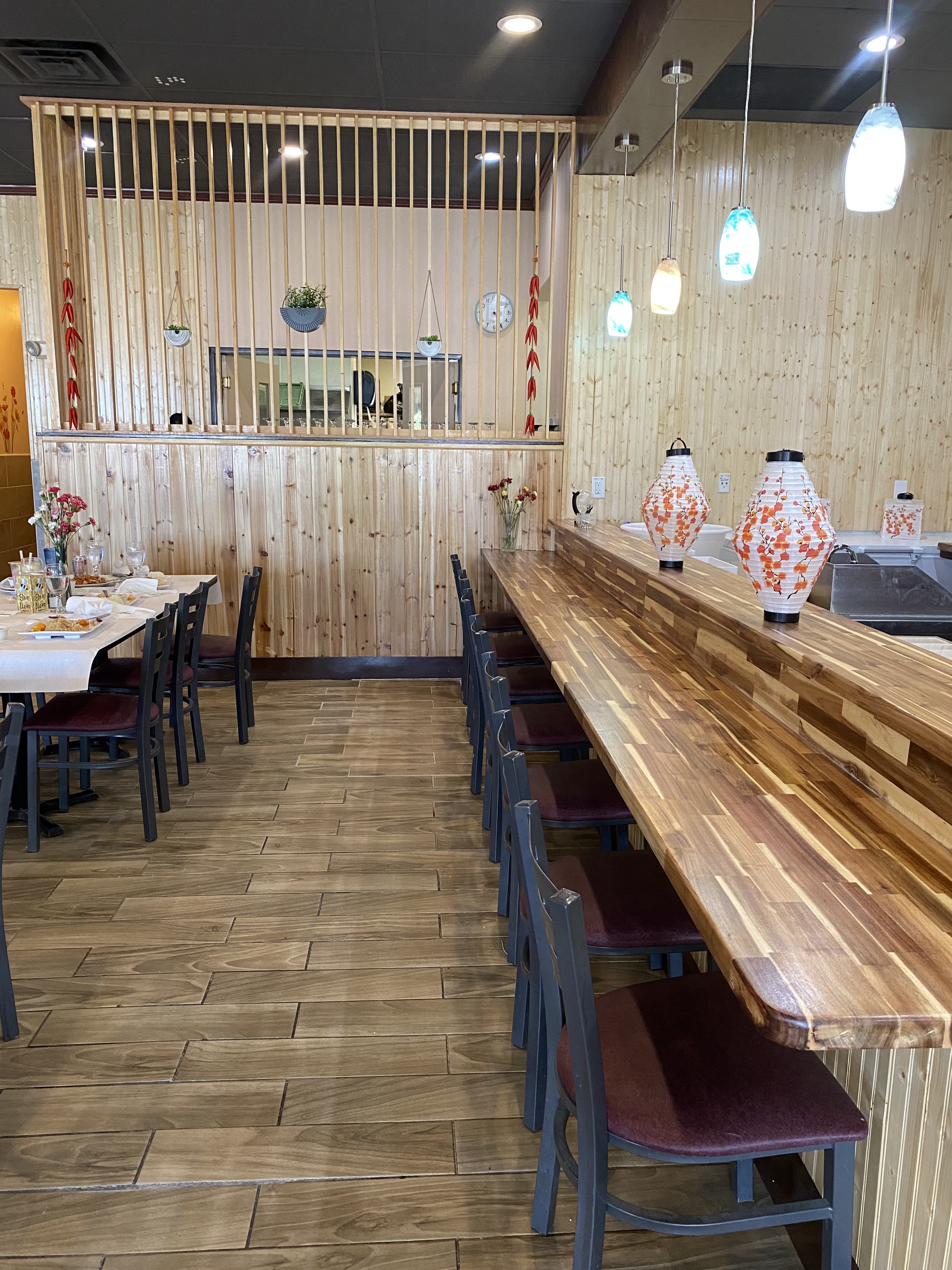 Honeybee Sushi Interior